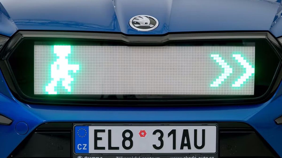 Czy wyświetlacz led stanie się w przyszłości standardowym elementem auta?