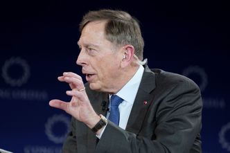 To jest ten moment. B. dyrektor CIA: mamy szansę zmiażdżyć rosyjską gospodarkę wojenną