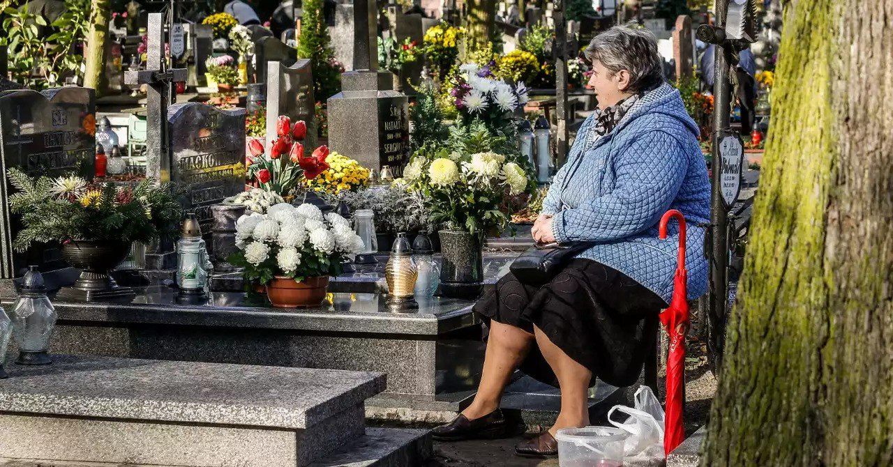 Gorzów: Bezpieczne odwiedziny pod kontrolą kamer? Radny pyta o kamery na cmentarzu