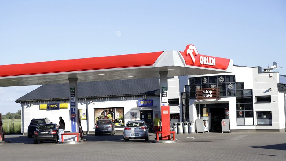 Stacja Orlen w miejscowosci Roszczep, gmina Klembow