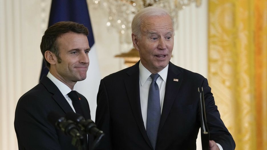 Prezydent Macron z wizyt? w USA
President Joe Biden shakes hands with French President Emmanuel Macron after a news conference in the East Room of the White House in Washington, Thursday, Dec. 1, 2022. (AP Photo/Susan Walsh)
Susan Walsh