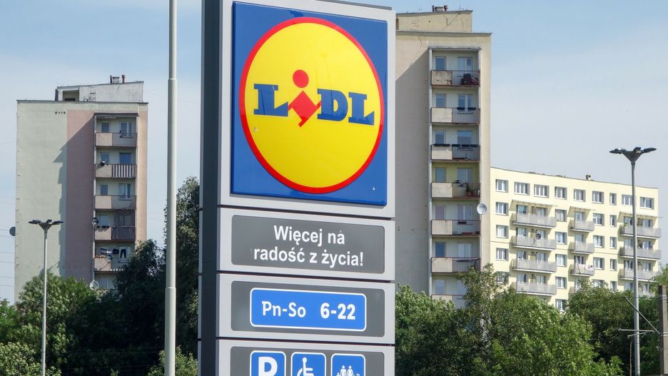 reporter_baza_2022-06
06.06.2022 Lodz. LIDL - wiecej radosci z zycia(!) - dyskont spozywczy przy alei Wlokniarzy na tle osiedla mieszkaniowego Koziny. Fot. Piotr Kamionka/REPORTER
Piotr Kamionka/REPORTER