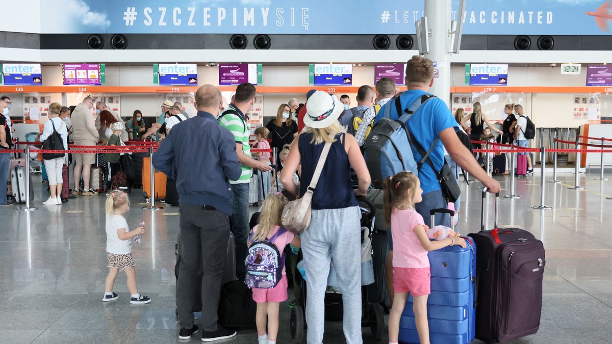 lotnisko Chopina
Leszek Szyma�ski
inauguracja, kampania, konferencja prasowa, lotnisko Ok�cie, Oderwij si�! Lataj zdrowo na wakacje, port lotniczy, covid, covid-19, epidemia, koronawirus, pandemia, sars-cov-2