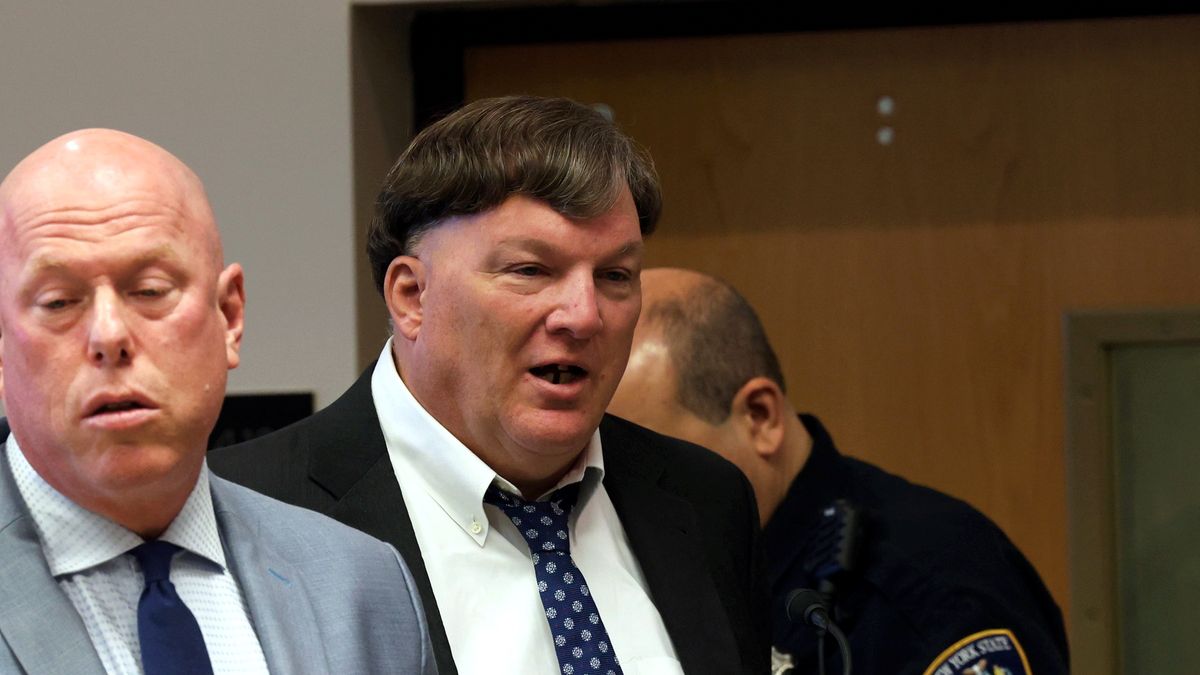 Riverhead, N.Y.: Rex A. Heuermann, the Gilgo Beach serial killer, pleads guilty in court on April 8, 2026 to the murders of seven women during a 17-year killing spree. He also admitted to an eighth killing.  (Photo by James Carbone/Newsday RM via Getty Images)