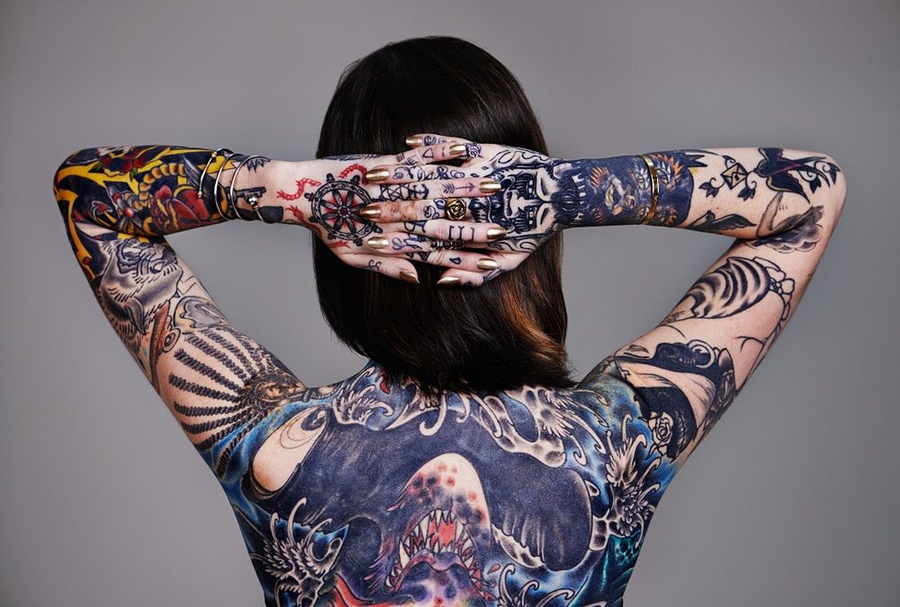 W tuszach do tatuaży mogą być groźne bakterie. Zdjęcie ilustracyjne