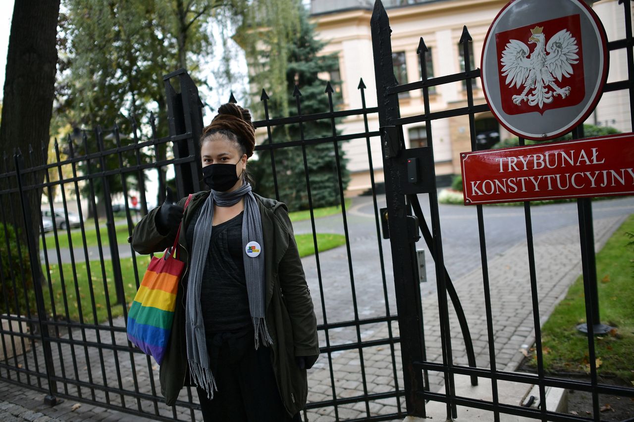 Demonstracja pod Trybunałem Konstytucyjnym ws. planów zaostrzenia prawa antyaborcyjnego