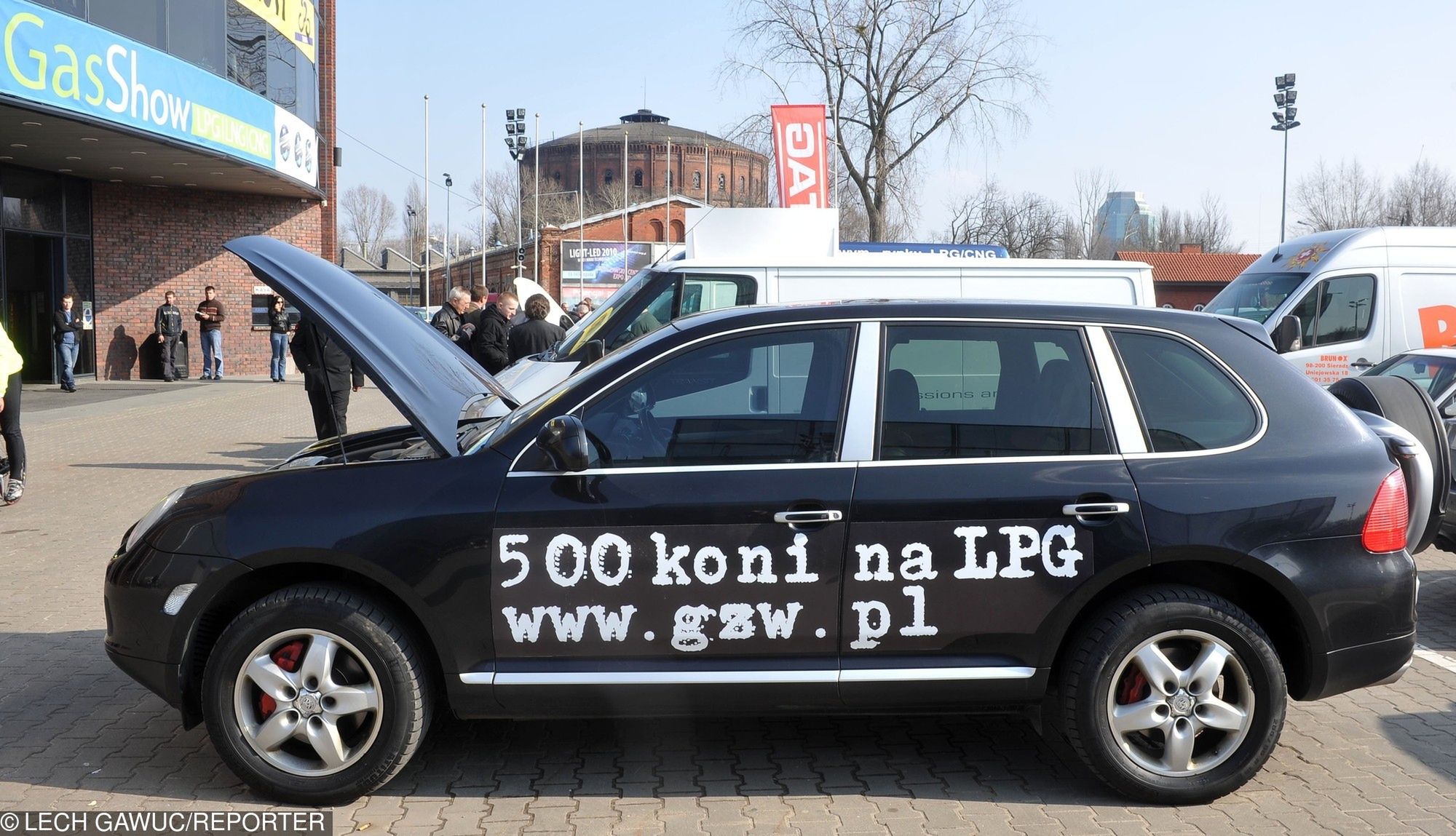 Nie ma znaczenia ile auto kosztowało - bogaci potrafią liczyć pieniądze, dlatego je mają.