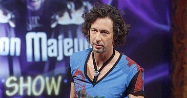 "Jego humor jest wykreowany jak uśmiech ekspedientki w McDonaldzie"