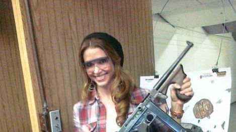 Gorące dziewczyny z wielkimi spluwami 1