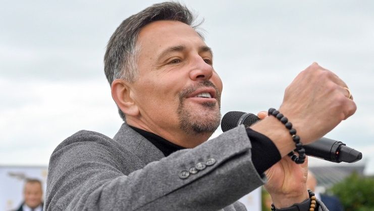 Krzysztof Ibisz pokazał, jak bawi się na weselu z ciężarną żoną