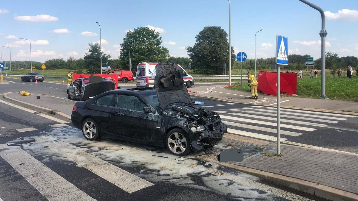 Tragiczny wypadek na obwodnicy Chodla: BMW i opel