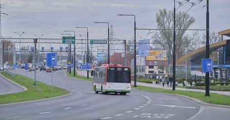 Ratusz planuje nowe buspasy. Mają usprawnić obsługę komunikacyjną nowego dworca