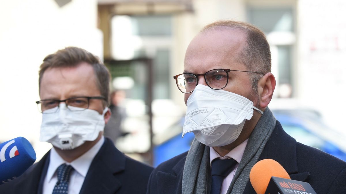 Dariusz Joński i Michał Szczerba w trakcie konferencji 