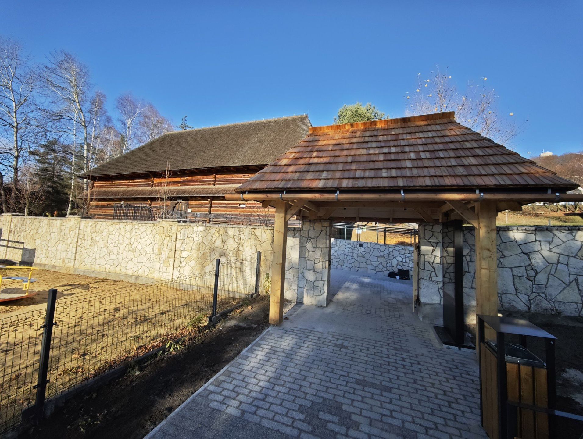 Brama do historii w nowej odsłonie. Duże zmiany w skansenie w Wygiełzowie