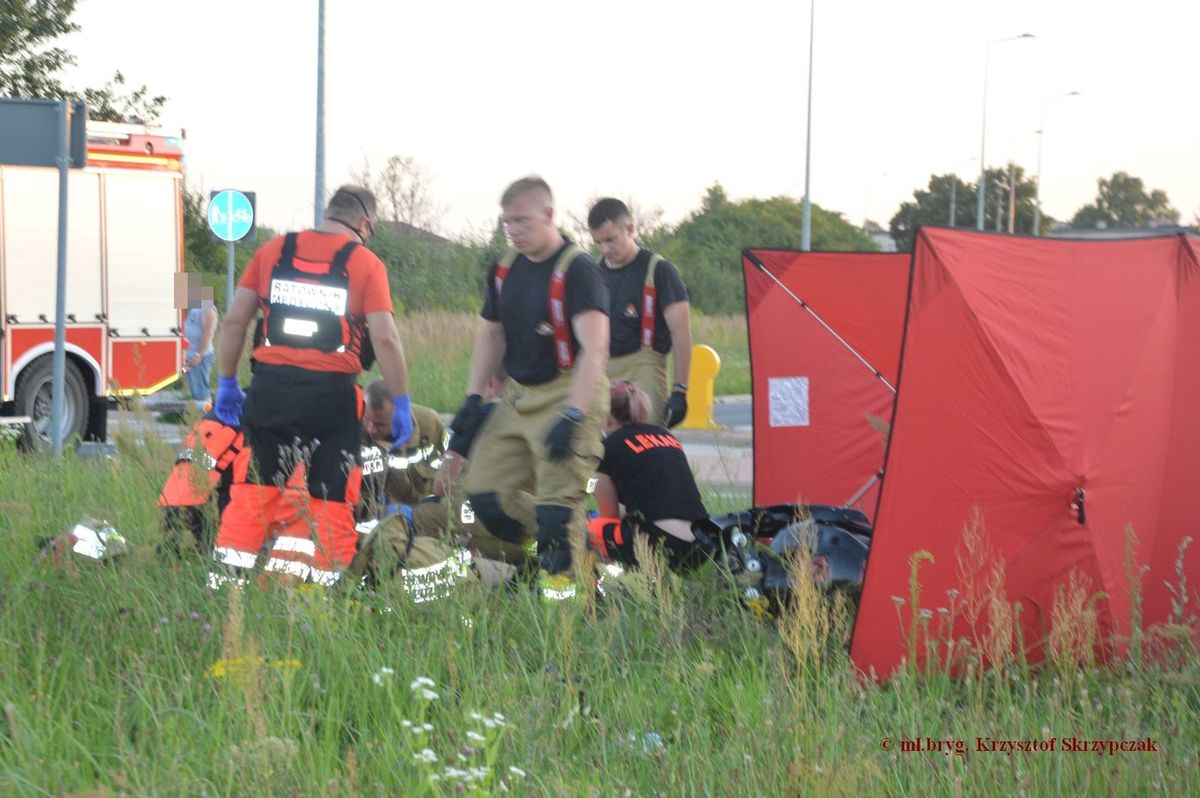 Rawicz. Tragiczny wypadek na rondzie. Zginął 25-latek 