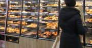 "Macała" pieczywo w Biedronce. Tak rozprawiła się z nią kasjerka