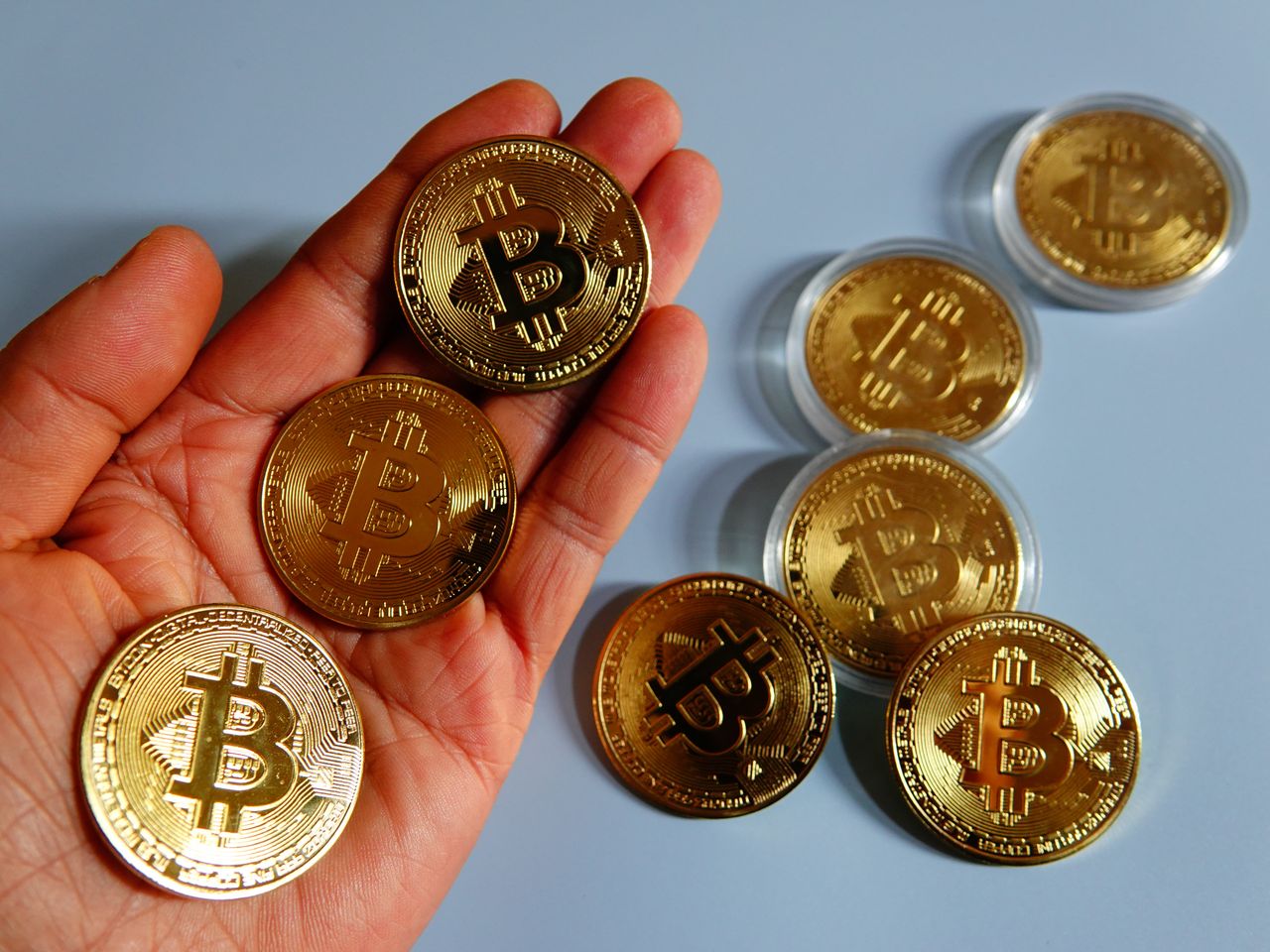 U.S. Regulators Greenlight Bitcoin. A Historic Move Sparking 8-13% Boost in cryptocurrency values