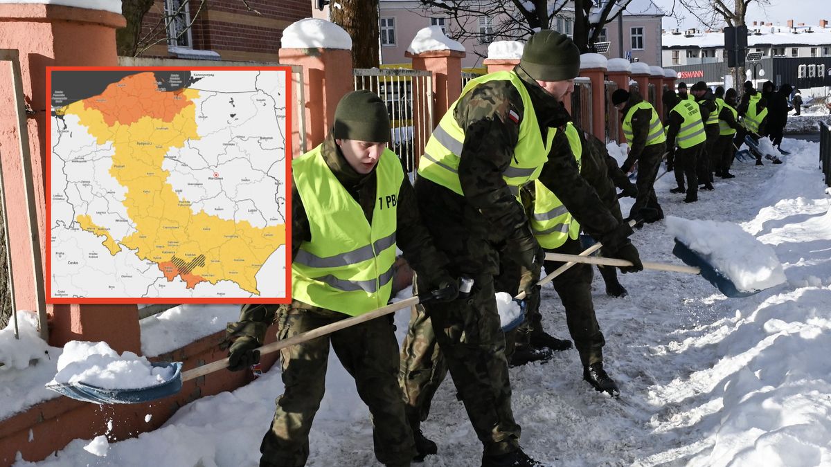 ołnierze Wojsk Obrony Terytorialnej podczas akcji odśnieżania Sł