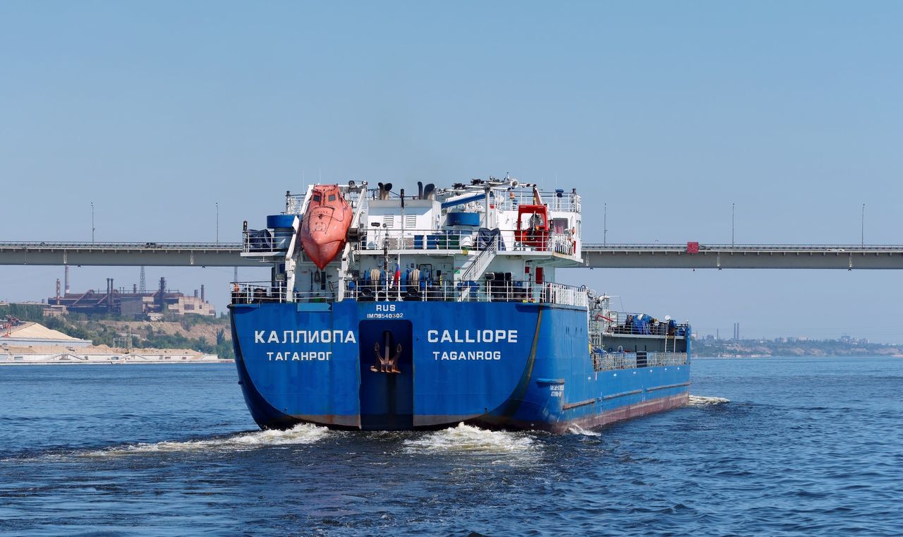 UE nałoży sankcje na 40 statków z rosyjskiej floty cieni. Jest decyzja