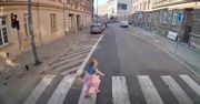 Bytom: dziecko wbiegło na pasy przy czerwonym świetle. Pasażerka autobusu ranna