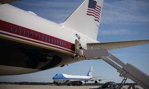 Trap ewakuacyjny odpalony w Air Force One. Tuż przed lotemTrumpa