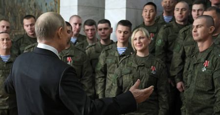 Gwałcą, katują i mordują Rosjan. Putin jest z nich bardzo dumny