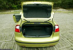 Słowenia. Polak przewoził w bagażniku nielegalnych imigrantów