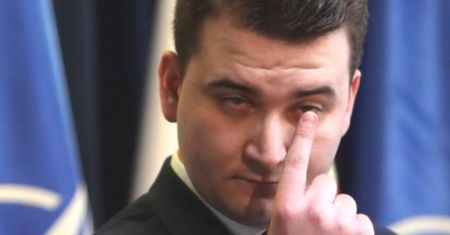 Czemu program Misiewicza jeszcze nie trafił na antenę? "Wolimy, żeby wygasły pewne emocje, szum osiągnął POZIOM PARANOI!"