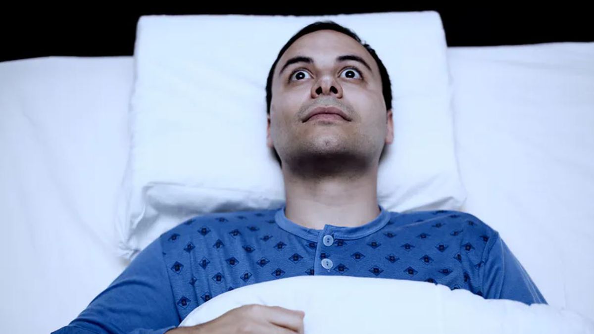 Jakie objawy udaru można zauważyć o poranku?