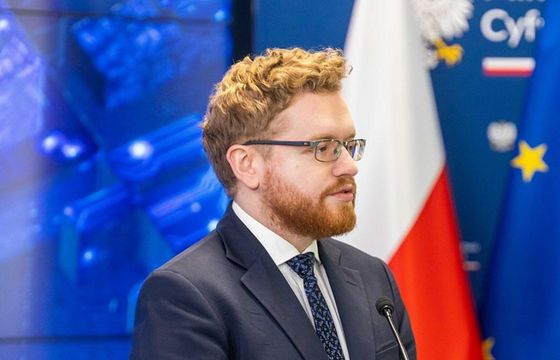 Rząd szykuje przepisy o AI. Skąd pieniądze na Fabryki Sztucznej Inteligencji?