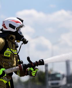 Groźny pożar lakierni. Czarny dym nad Pruszczem Gdańskim