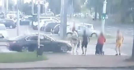 Kierujący BMW wjechał w matkę z 3-letnim synem. Przelecieli w powietrzu kilkanaście metrów
