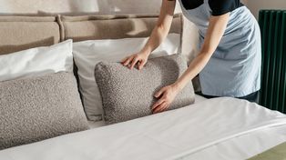 Pracowała jako pokojówka. Mówi, czego nie dotyka w hotelach