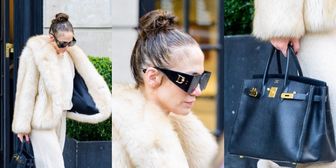 Jennifer Lopez w białym futerku kroczy ulicami Nowego Jorku, dzierżąc w dłoni torebkę wartą 100 tys. zł (ZDJĘCIA)