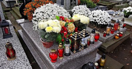 Wszystkich Świętych: Zabierz makaron na cmentarz. Może ci się przydać