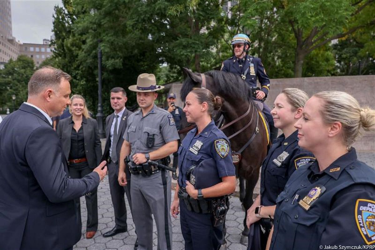 Andrzej Duda w USA. Amerykańscy policjanci zatrzymali polskiego prezydenta