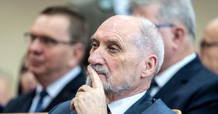 Antoni Macierewicz oskarża Macieja Laska o kłamstwo. "Spotkamy się w sądzie"