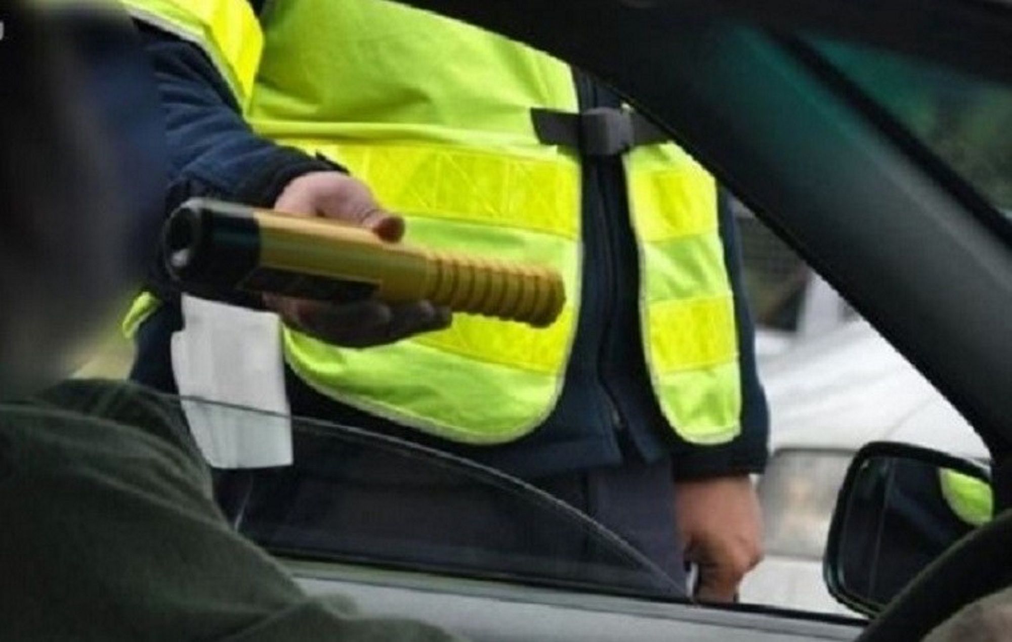 Nietrzeźwy kierowca okazał się policjantem