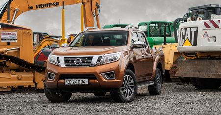 Nowy Nissan NP300 Navara (2015) 2.3 dCi 190 - zdjęcia