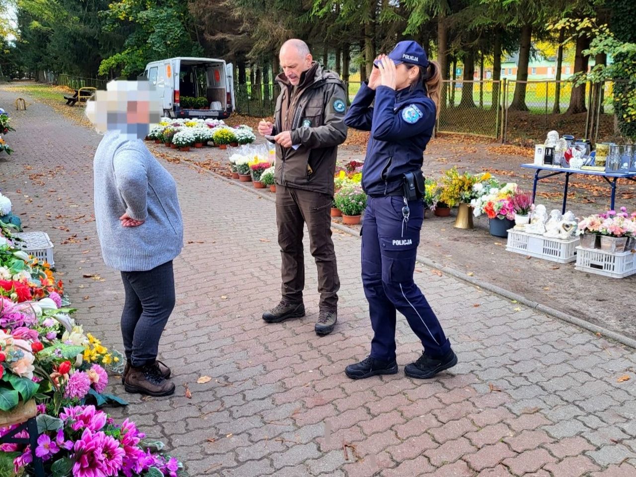 Kontrole przy cmentarzach. Kary nawet do 500 zł