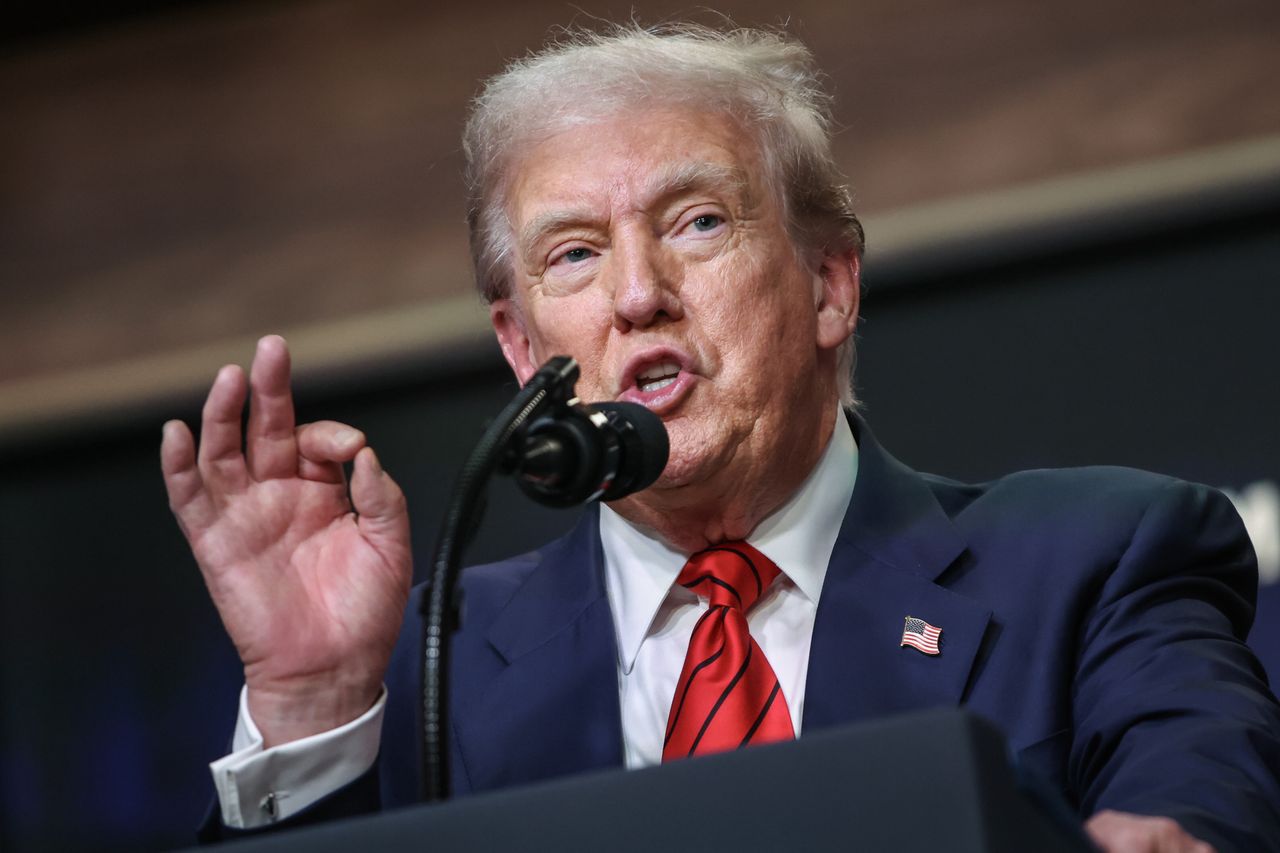 Trump przygotowuje nowe sankcje. Za cel obierze rosyjską flotę cieni