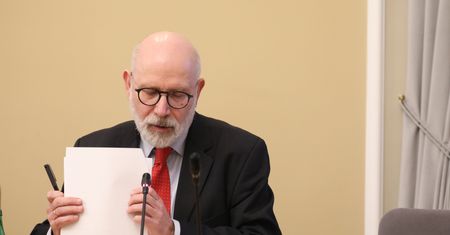 "Myli własne przekonania z obowiązkami urzędu". Szef KRRiT interweniuje ws. reportażu TVN24 o papieżu