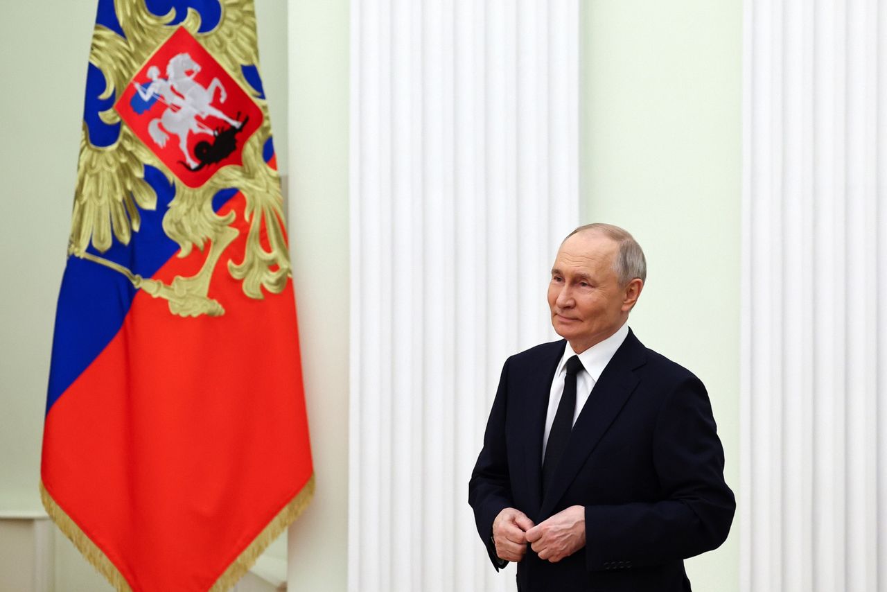 Russians shift tactics as propaganda war escalates