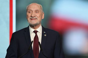 Macierewicz ujawnił majątek. "Własność żony"
