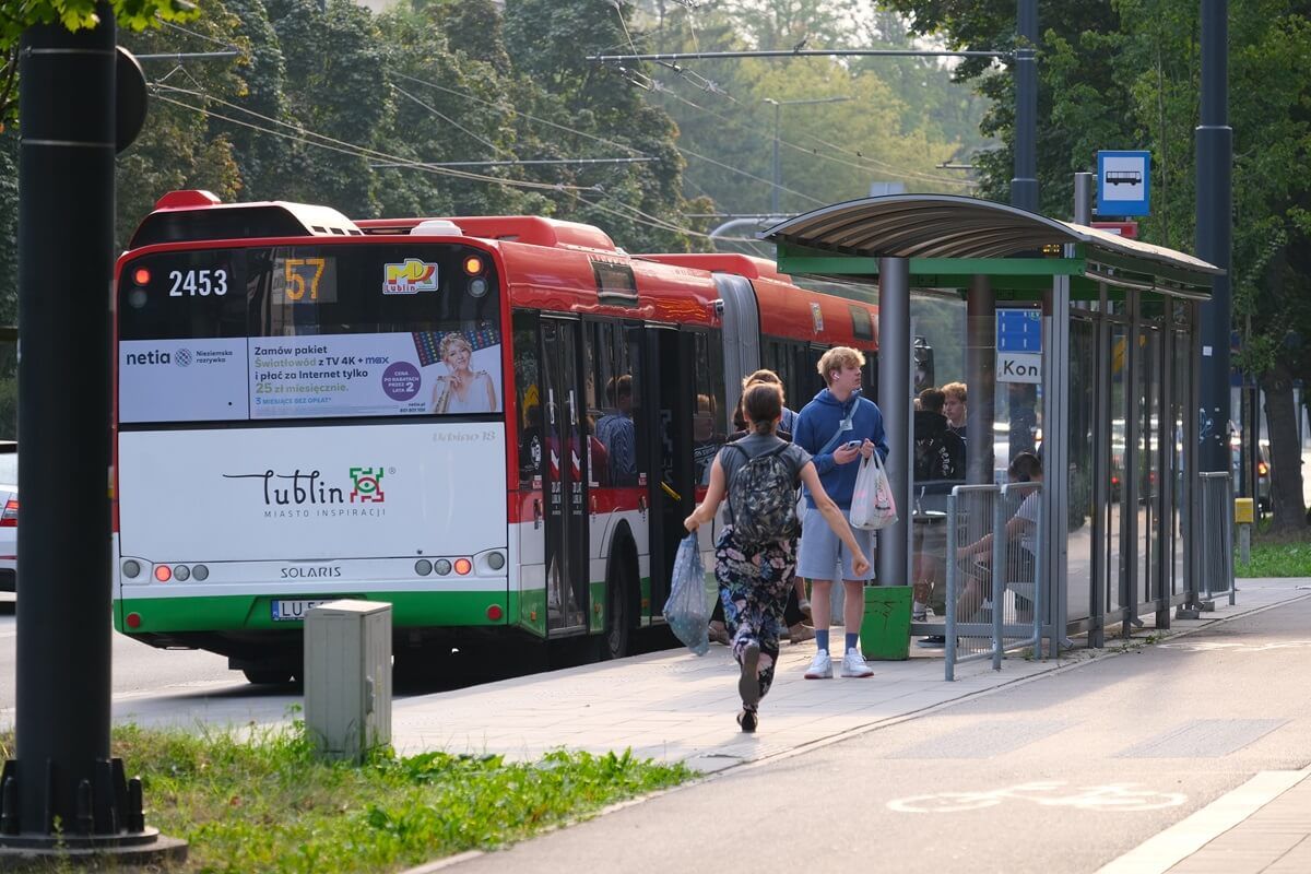 Autobus w niedzielę co godzinę? Radny pyta prezydenta Żuka dlaczego Lublin odstaje od Rzeszowa i Białegostoku