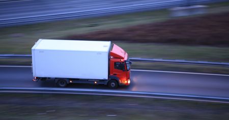 Brak setek tysięcy kierowców. Ciężarówką pojadą 17-latkowie?