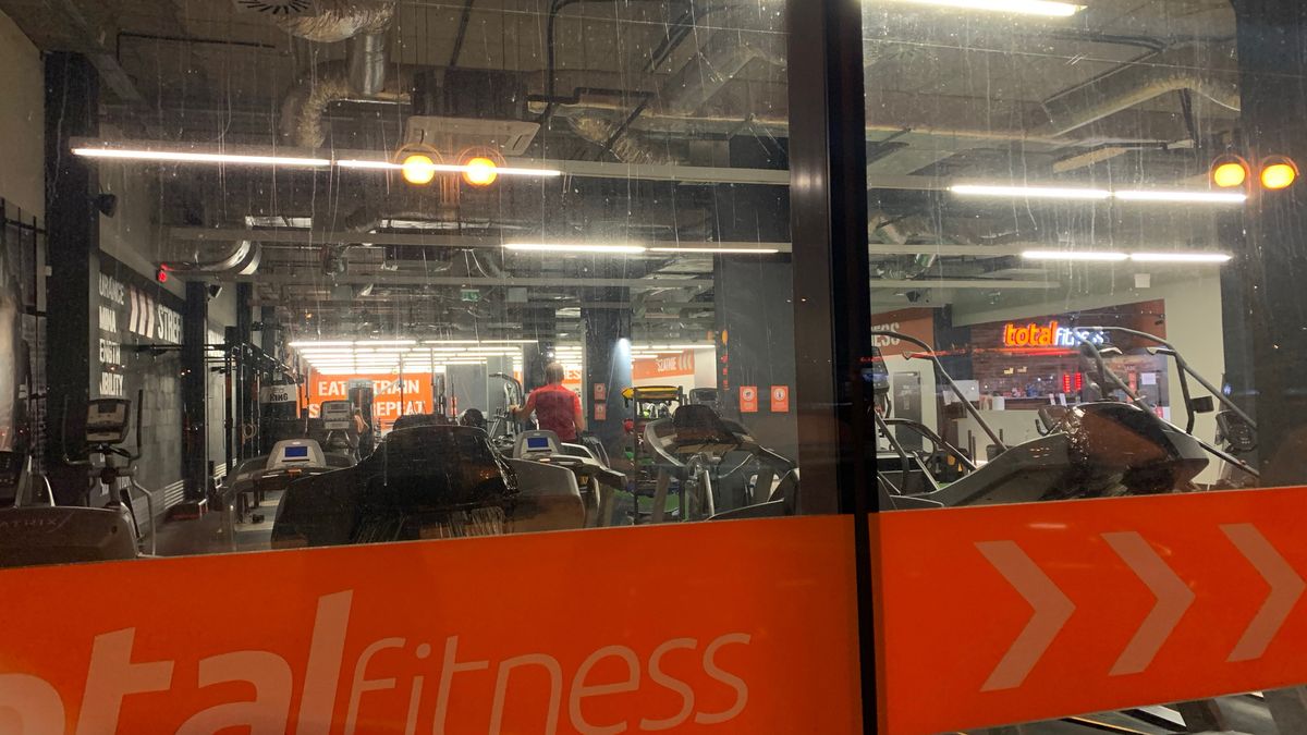 Niektóre siłownie wznowiły działalność skoro świt. W sumie 1 lutego ma ruszyć ok. 1600 obiektów 