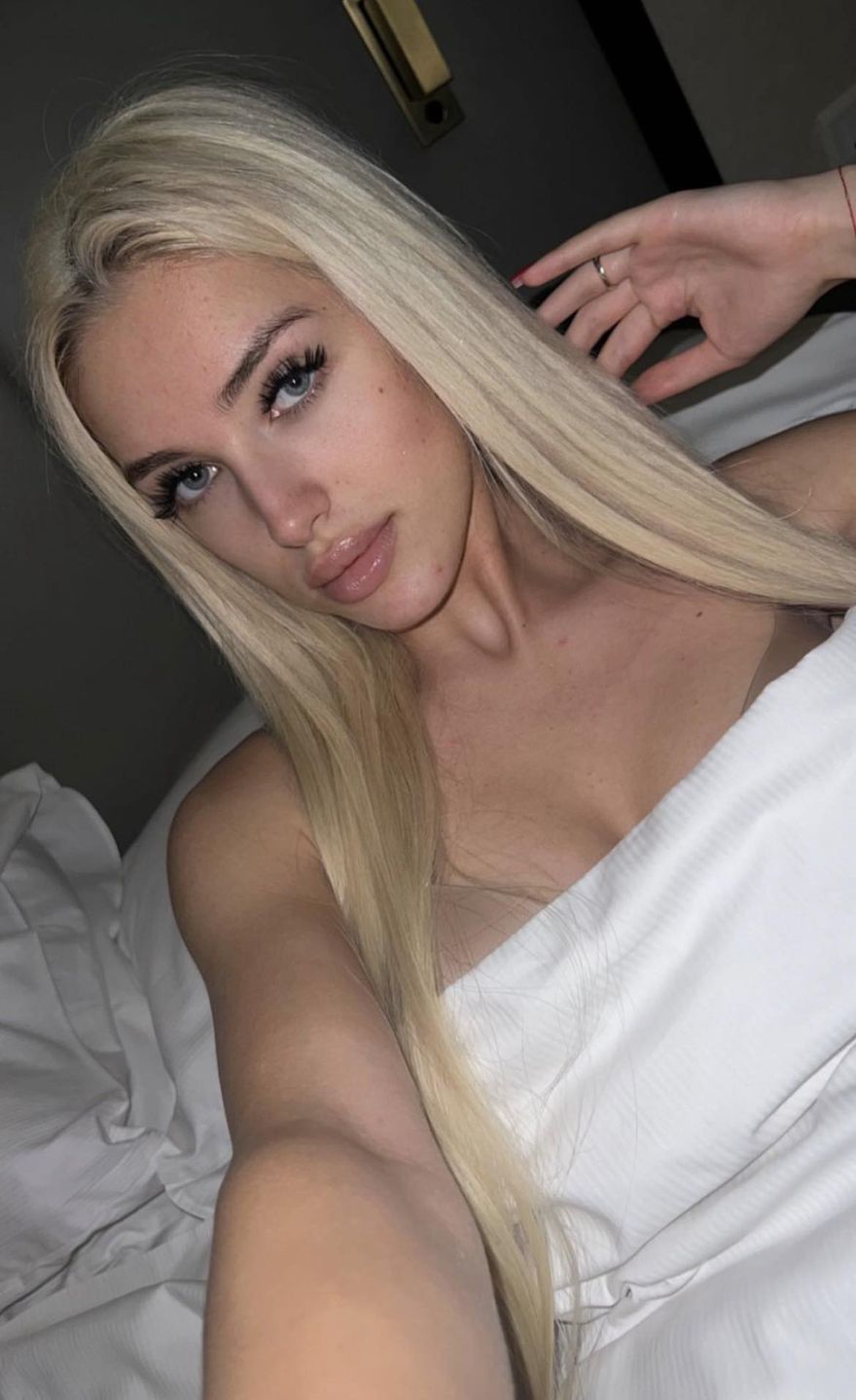 Caroline Derpienski w naturalnej odsłonie