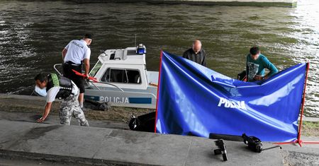 Wyłowili ciało z Wisły. Unosiło się na wodzie