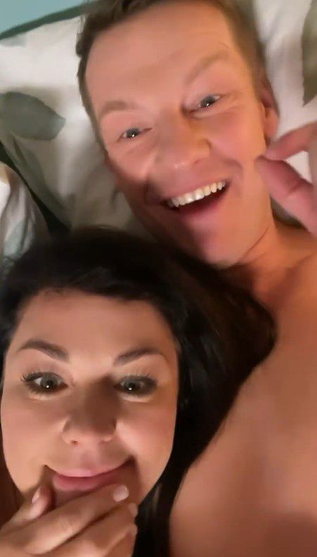 Katarzyna Cichopek i Marcin Mroczek w łóżku